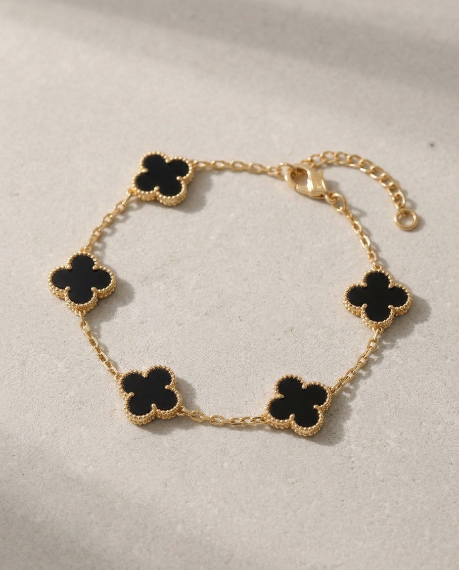 Bracelets — Noir, sur pierre claire