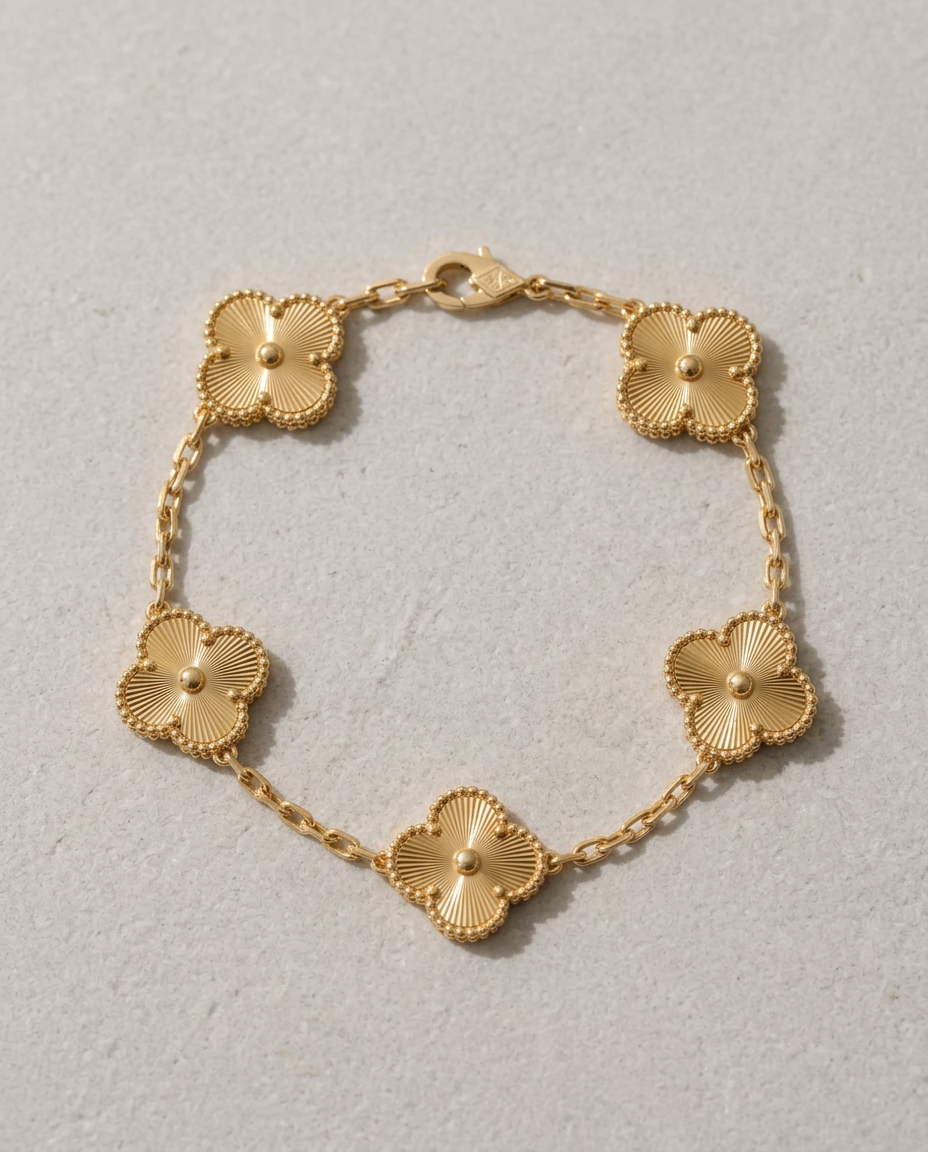 Bracelets — Or, sur pierre claire