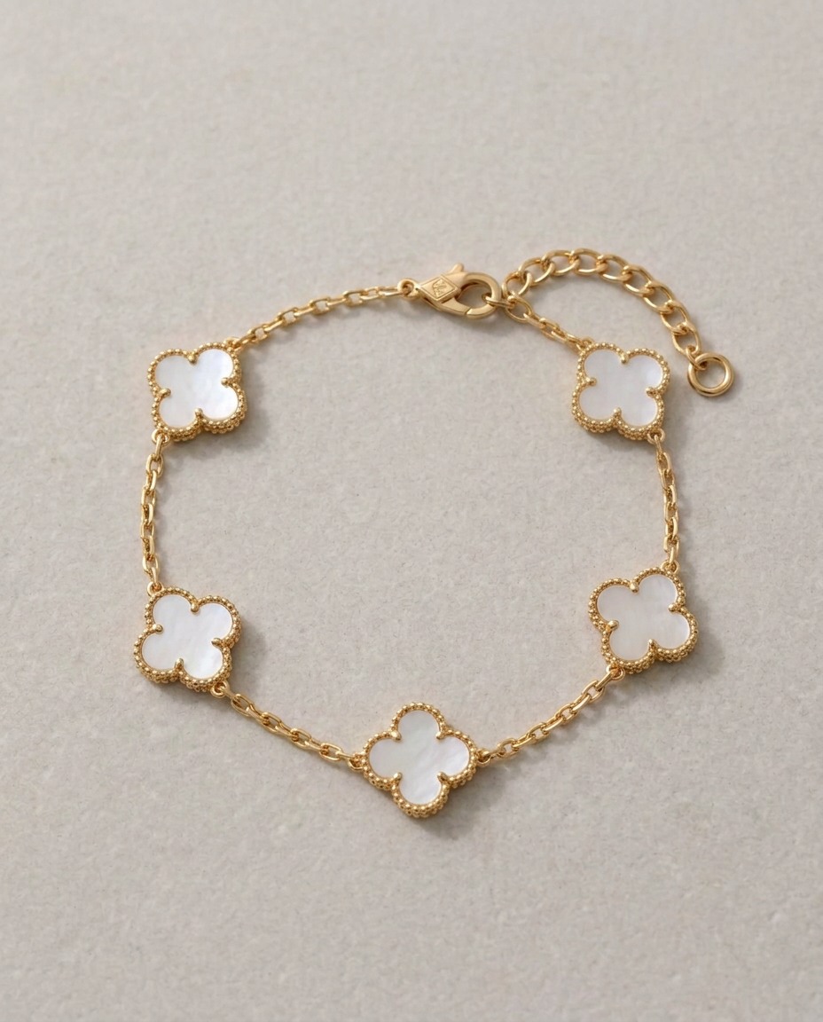 Bracelets — Blanc, sur pierre claire