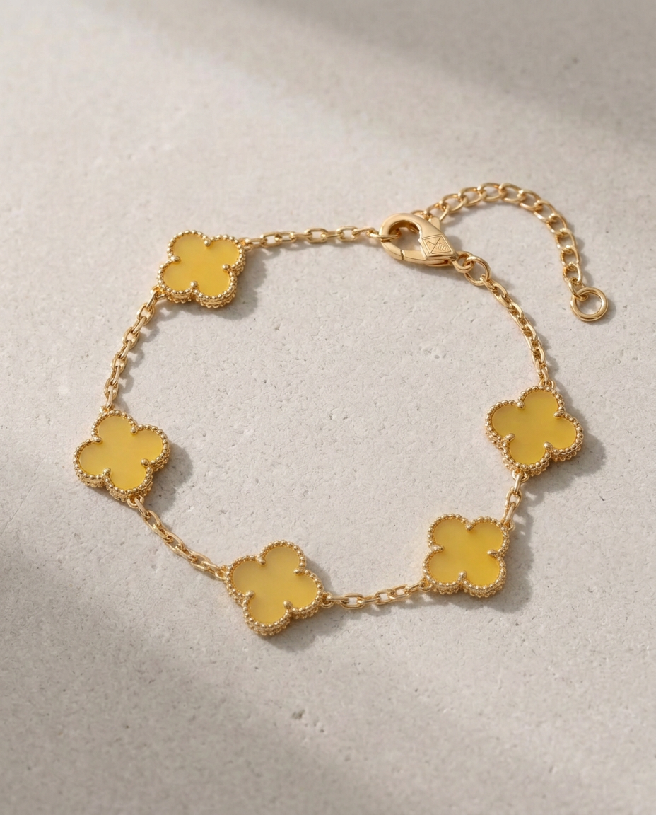 Bracelets — Jaune, sur pierre claire