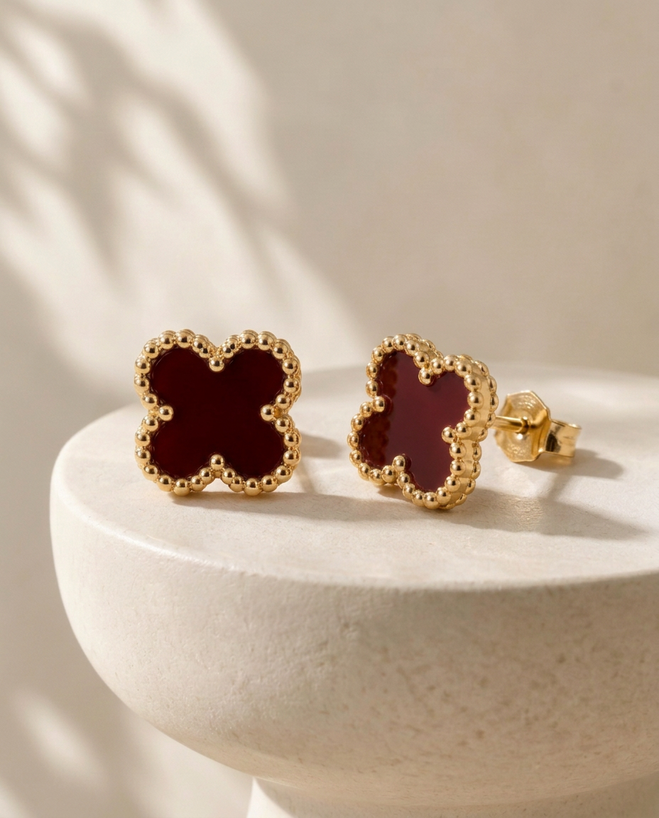 Boucles d’oreilles — Bordeaux, sur pierre claire