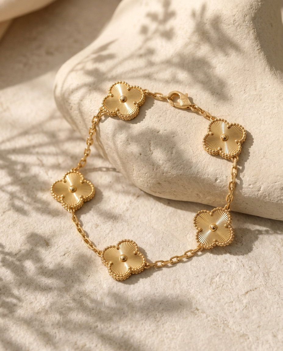 Bracelets — Or, sur pierre claire