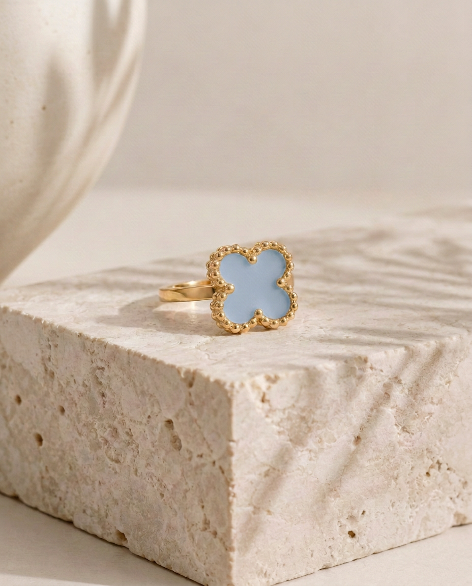 Bagues — Bleu ciel, sur pierre claire