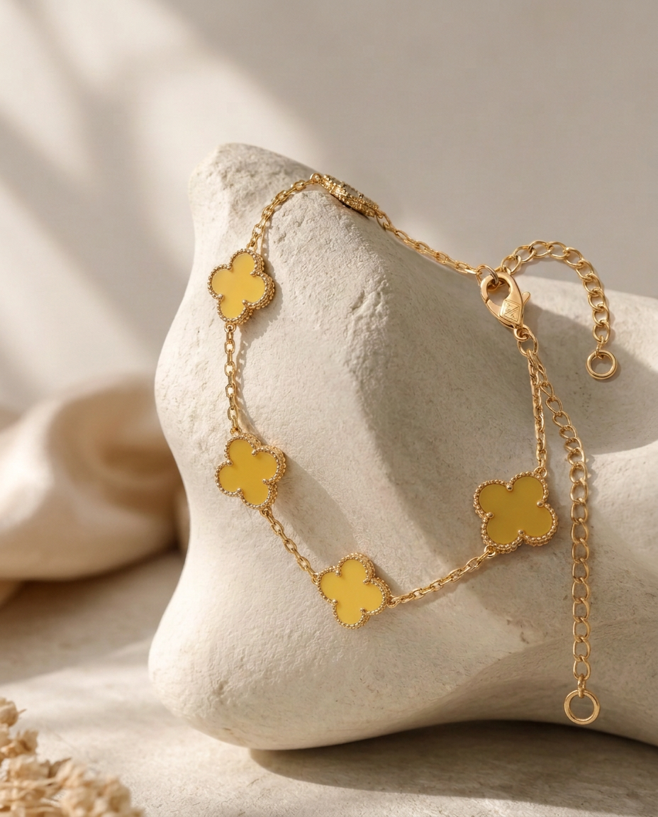 Bracelets — Jaune, sur pierre claire